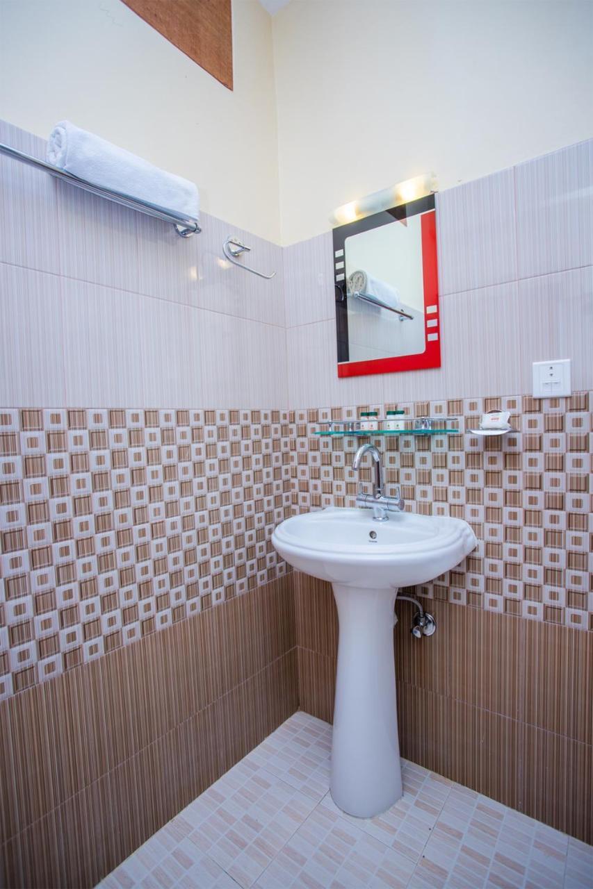 Silver Sky Hotel Pokhara Ngoại thất bức ảnh